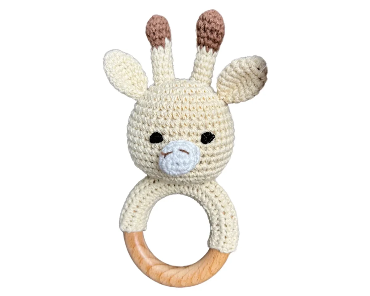Hochet bois et crochet - Girafe beige