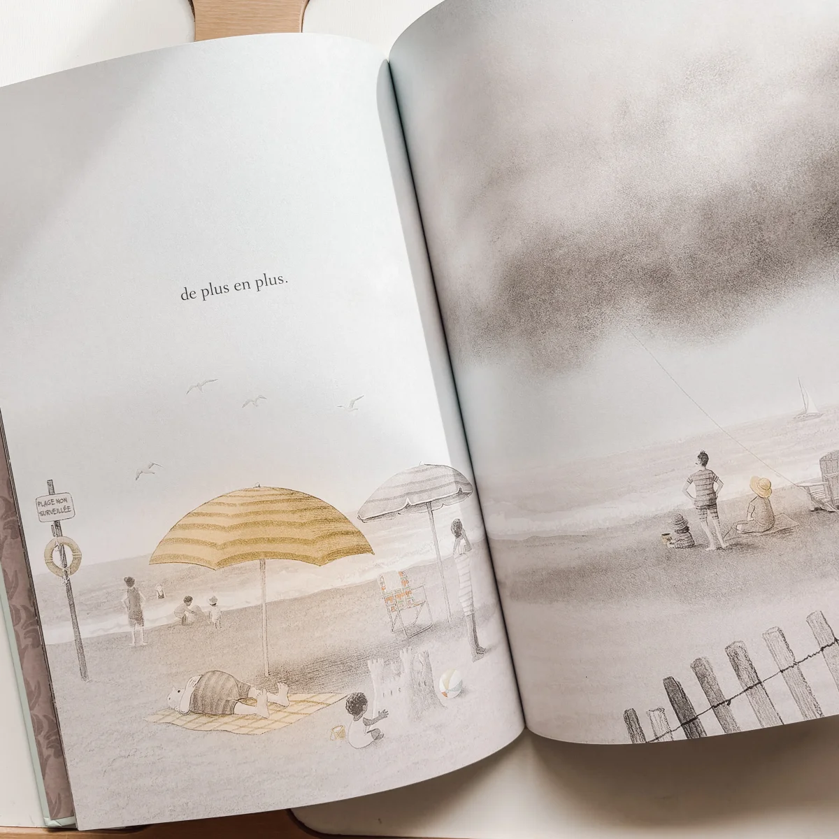 Livre d'histoire - Lizzie et son nuage – Image 3